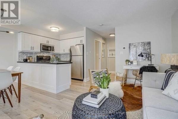 Kitchen - 434 - 34 Western Battery Road, Toronto, ON M6K3N9 Photo 3
