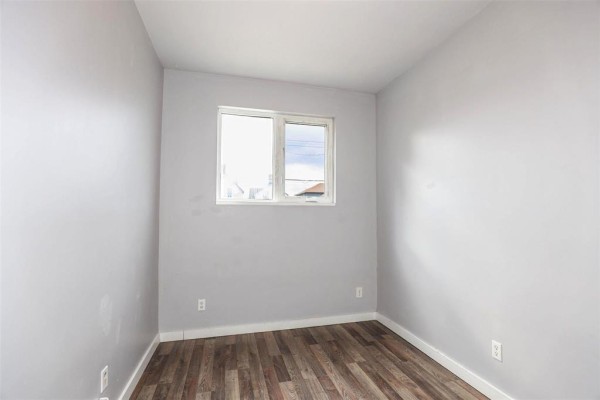 Laundry room - 434 Elgin Avenue, Winnipeg, MB R3A0K7 Photo 5