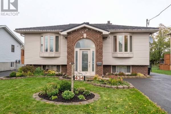 434 Hilbert Avenue, Cornwall