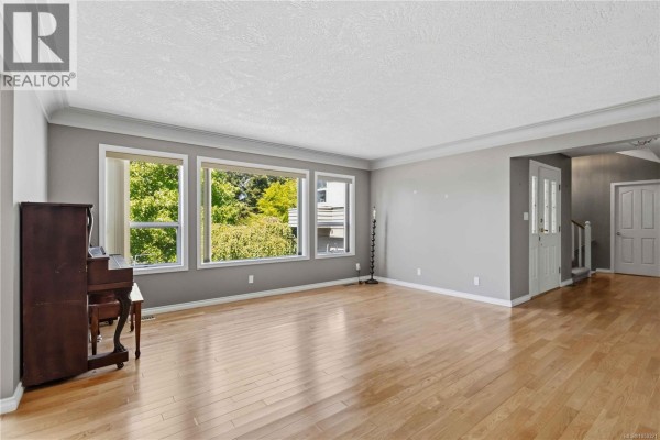 4343 Emily Carr Dr, Saanich, BC, photo 3