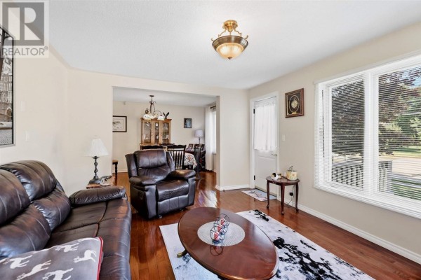 Dining room - 435 Chambers Ave, Sault Ste  Marie, ON P6A4W4 Photo 3