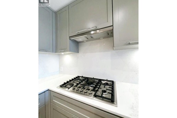 310 4352 Hastings Street, Burnaby, BC V5C2J9 Photo 4