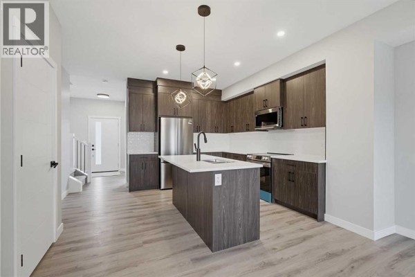 Hall - 4353 61st Ave Innisfail, Innisfail, AB T4G0P3 Photo 4