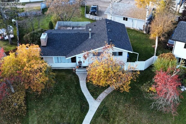 Kitchen - 4354 9 Avenue, Edson, AB T7E1B4 Photo 2