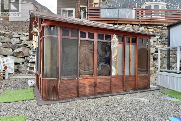 4354 Highway 3 Unit# 84, Keremeos, BC V0X1N1 Photo 3