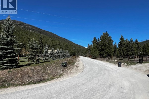 4359 Maxwell Road, Peachland, BC V0H1X3 Photo 5