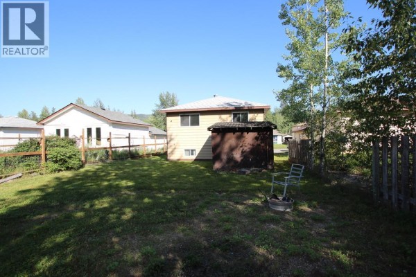 Bedroom - 436 Bergeron Drive, Tumbler Ridge, BC V0C2W0 Photo 4