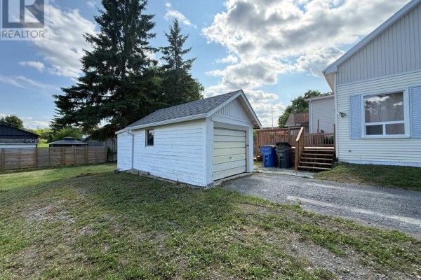 Living room - 436 Cecil Street, Temiskaming Shores, ON P0J1K0 Photo 4