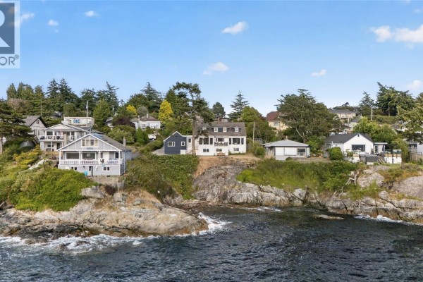 436 Constance Ave, Esquimalt, BC, photo 2