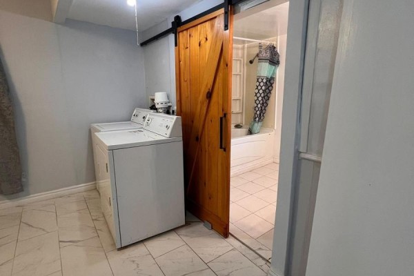 Bathroom - 436 Elliott Street W, Windsor, ON N9A5Z2 Photo 5