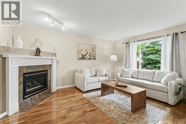 436 Rocky Ridge Bay Nw, Calgary, AB, photo 3