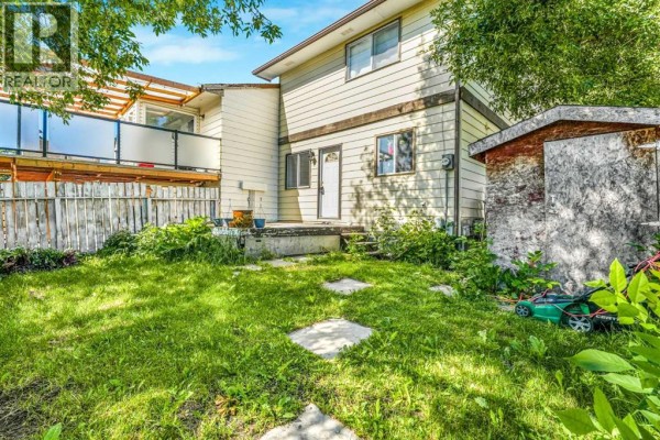 Kitchen - 436 Templewood Place Ne, Calgary, AB T1Y4A9 Photo 3