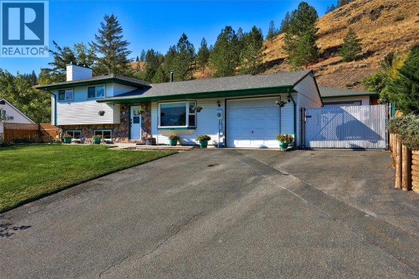 2pc Ensuite bath - 4362 Karindale Road, Kamloops, BC V2B8N1 Photo 2