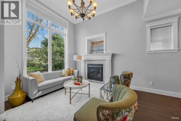 4364 Greta Street, Burnaby, BC V5J1N8 Photo 4
