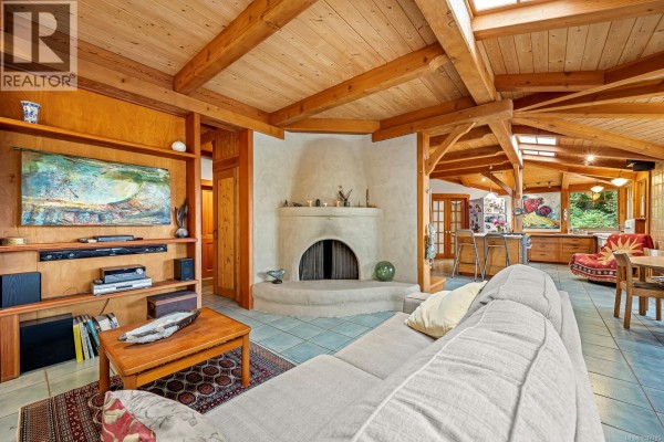Family room - 437 Chamadaska Way, Cortes Island, BC V0P1K0 Photo 4