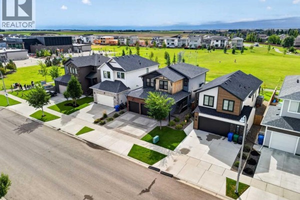 4372 Fairmont Gate S, Lethbridge, AB, photo 2