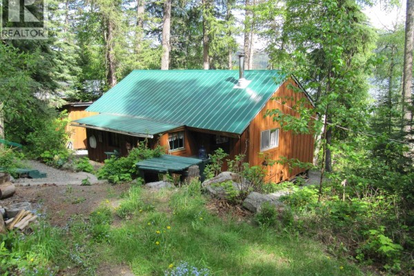 Bedroom 3 - 4376 Birch Lake Dump Road, Bridge Lake, BC V0K1E0 Photo 3