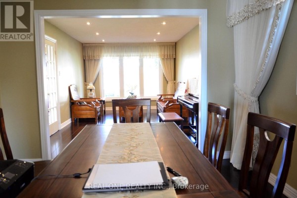 Dining room - 4379 Sedgefield Road, Mississauga, ON L5M3B6 Photo 5