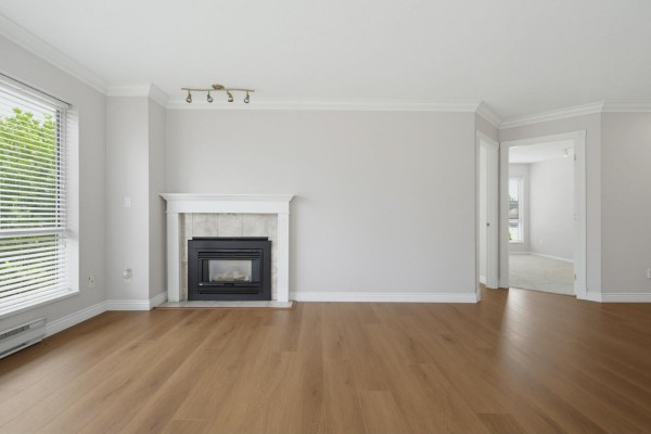438 32830 George Ferguson Way, Abbotsford, BC V2S7K1 Photo 3
