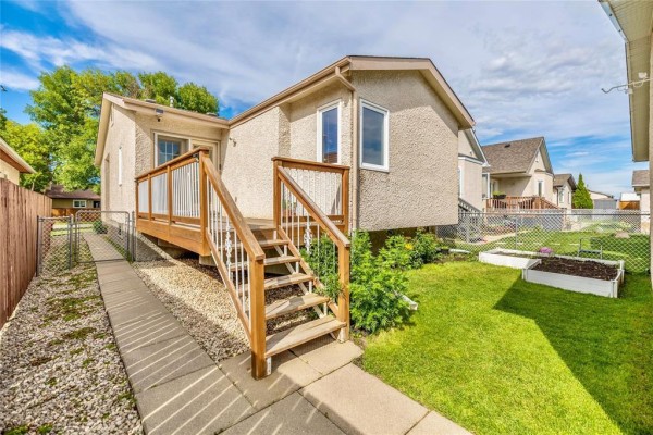 Primary Bedroom - 438 Novavista Drive, Winnipeg, MB R2N3V9 Photo 3