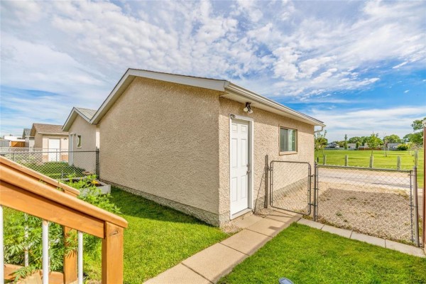 Bedroom - 438 Novavista Drive, Winnipeg, MB R2N3V9 Photo 4