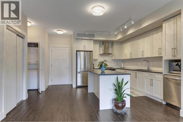 5pc Ensuite bath - 4380 Lakeshore Road Unit# 225, Kelowna, BC V1W5N3 Photo 5