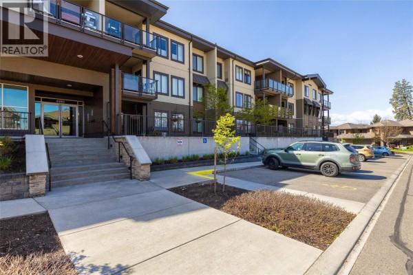 4380 Lakeshore Road Unit# Ph21, Kelowna, BC, photo 3