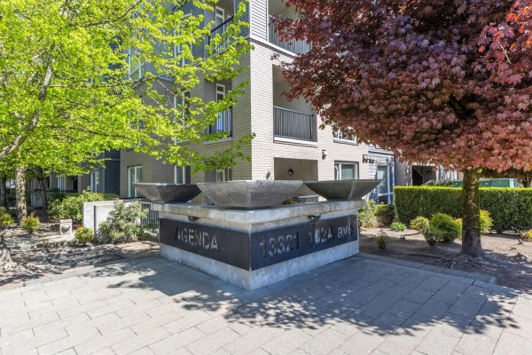 439 13321 102a Avenue, Surrey, BC V3T1P6 Photo 2