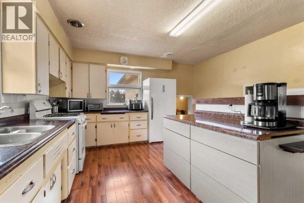 4pc Bathroom - 439 Aberdeen Avenue, Carbon, AB T0M0L0 Photo 5