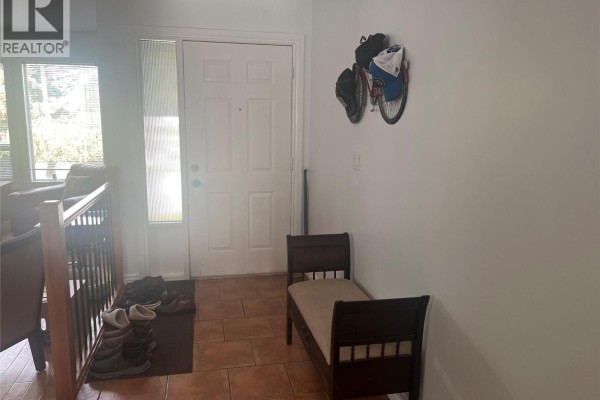 2pc Bathroom - 439 Laurier Drive, Kamloops, BC V1S1C2 Photo 5