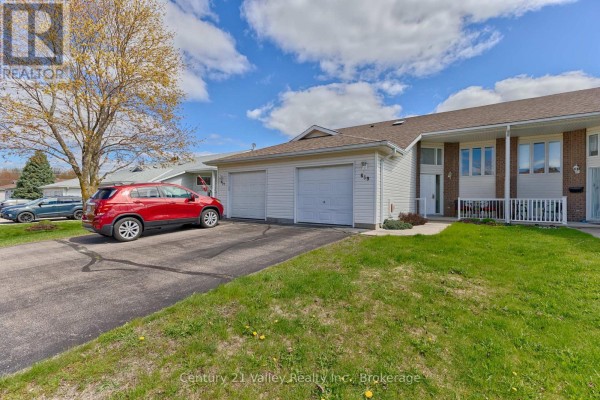 Family room - 439 Mayhew Street, Renfrew, ON K7V4L4 Photo 4