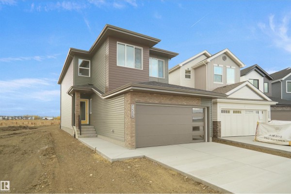 4392 Clayton Wy Sw, Edmonton