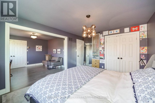 4392 Grassland Crescent, Mississauga, ON L5V1E2 Photo 2