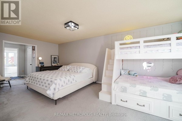 4392 Grassland Crescent, Mississauga, ON L5V1E2 Photo 3