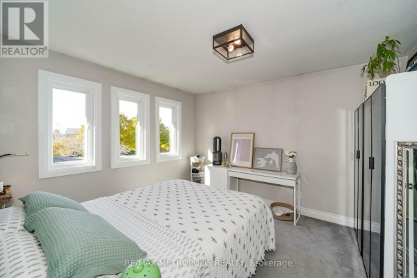 4392 Grassland Crescent, Mississauga, ON L5V1E2 Photo 5