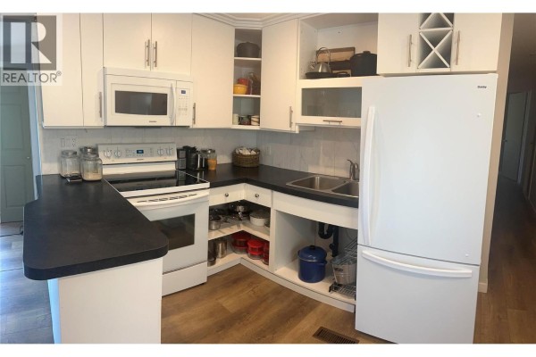Primary Bedroom - 4395 Trans Canada Highway Unit# 28, Kamloops, BC V2C4S4 Photo 4