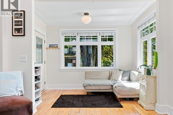 4399 Quebec Street, Vancouver, BC V5V3L4 Photo 5