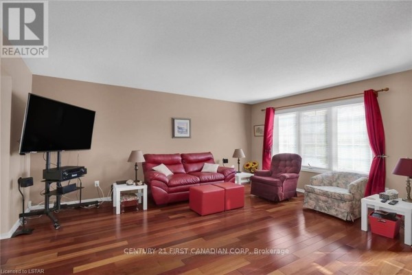 Family room - 44 - 335 Lighthouse Road, London South, ON N6M1J8 Photo 5