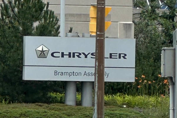44 - 490 Chrysler Drive, Brampton, ON L6S0C1 Photo 3