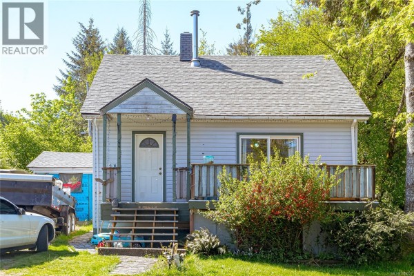 44 Arbutus St W, Lake Cowichan, BC, photo 3