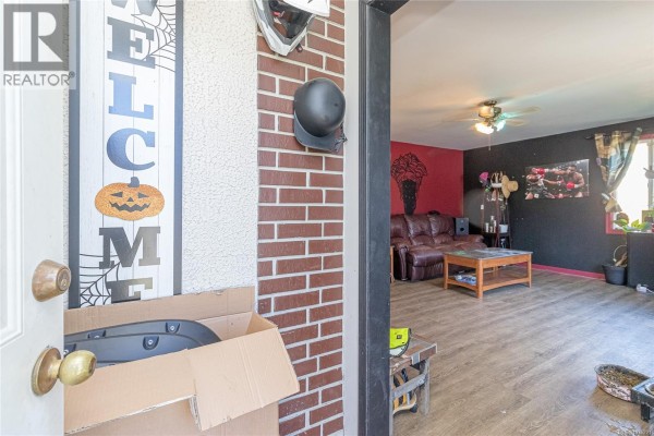 Patio - 44 Arbutus St W, Lake Cowichan, BC V0R2G0 Photo 5
