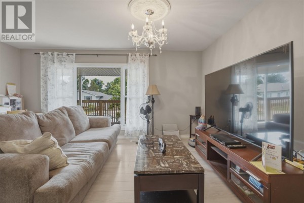 Living room - 44 Axmith Ave, Elliot Lake, ON P5A1B7 Photo 5