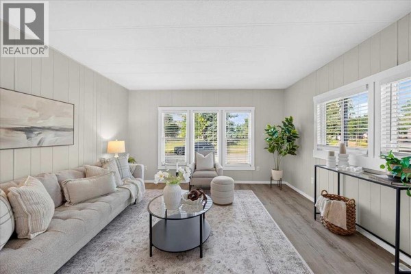 Bedroom - 44 Big Hill Way Se, Airdrie, AB T4A1M7 Photo 4