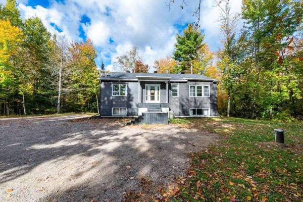 Dining room - 44 Ch. Claude, Clarendon, QC J0X2Y0 Photo 2