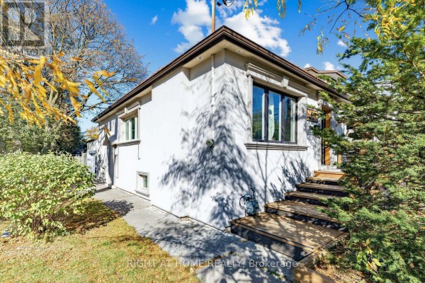 44 Connaught Avenue, Toronto, ON M2M1G6 Photo 3