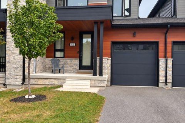 Townhouse for rent at 44 Eberhardt Drive, Wasaga Beach, ON - MLS® X694Xc