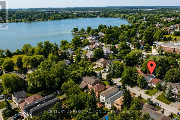 46 Fergus Avenue, Richmond Hill, ON L4E3C2 Photo 2