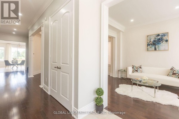 44 Golden Hawk Drive, Hamilton, ON, photo 2