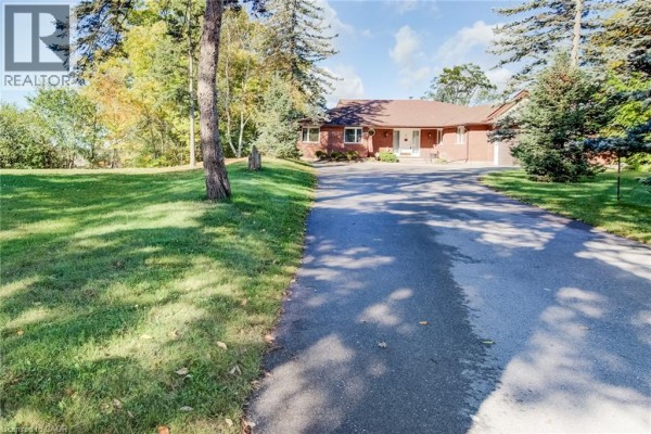 44 Greensview Drive, Kitchener, ON, photo 2