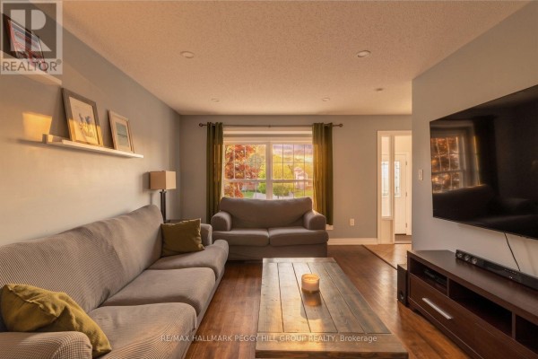 Bedroom 4 - 44 Knicely Road, Barrie, ON L4N6V3 Photo 4